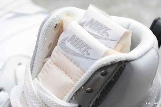 BLAZER NIKE WHITE MID BV0072-100 SACAI X 0813